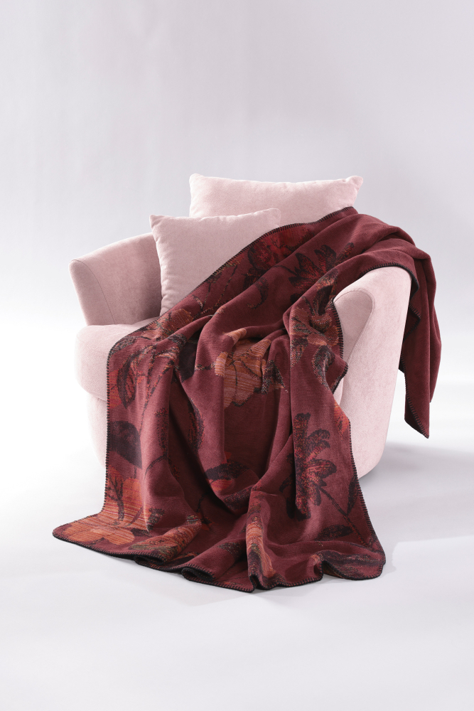 Biederlack Wohn- und Kuscheldecke 'Velvet Bloom' 150 x 200 cm Rot